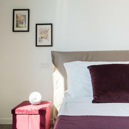 Central & Modern Apartment By Rent All Côme Esterno foto