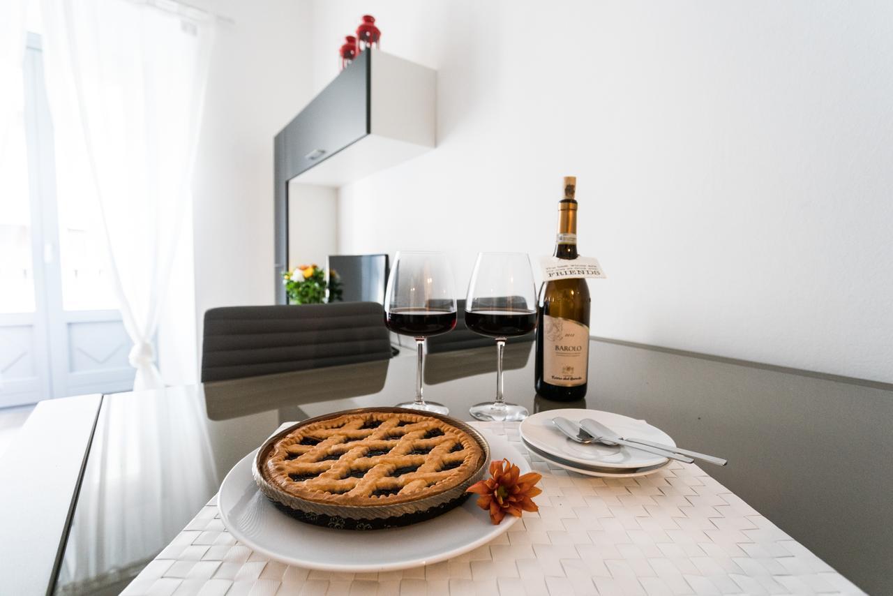 Central & Modern Apartment By Rent All Côme Esterno foto