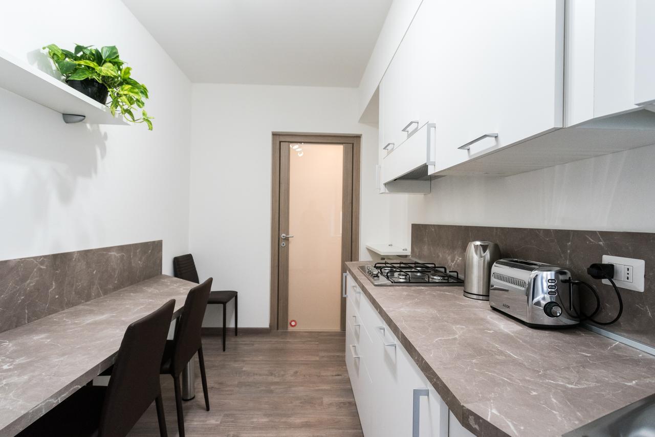 Central & Modern Apartment By Rent All Côme Esterno foto