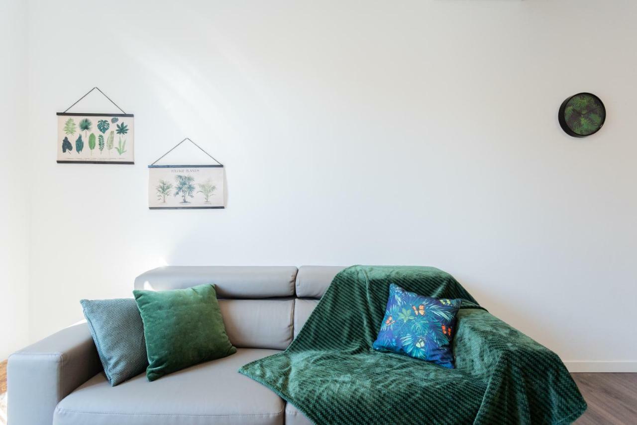 Central & Modern Apartment By Rent All Côme Esterno foto