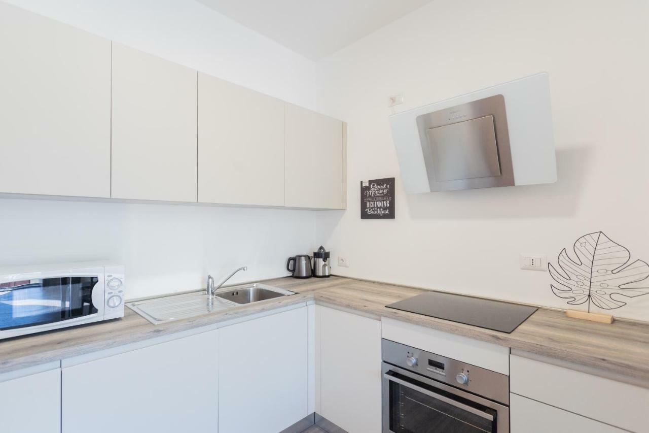 Central & Modern Apartment By Rent All Côme Esterno foto
