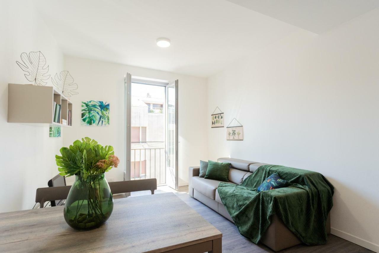 Central & Modern Apartment By Rent All Côme Esterno foto