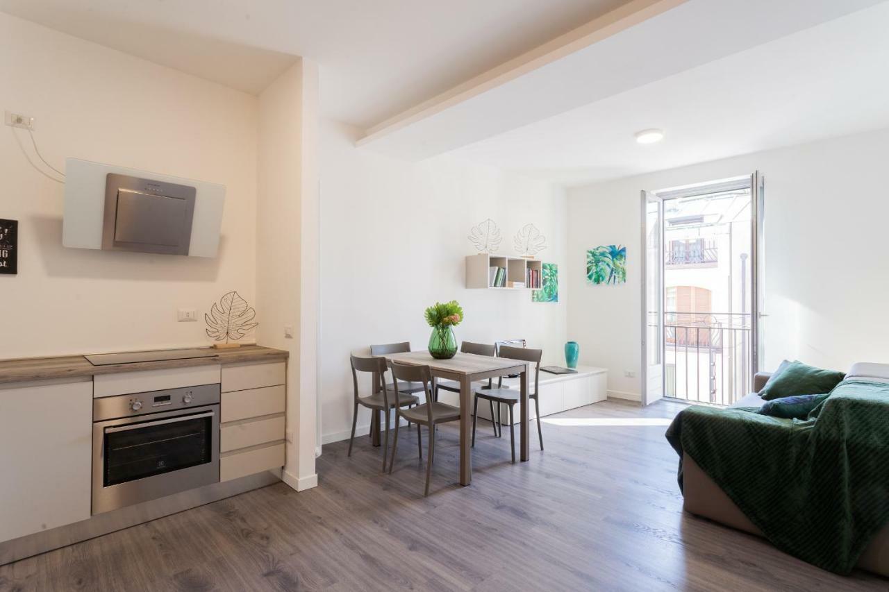 Central & Modern Apartment By Rent All Côme Esterno foto